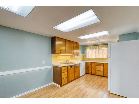 Kitchen - 501 NW 7th St, Pendleton, OR 97801 photo 1 of 4