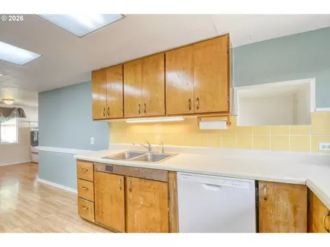 Kitchen - 501 NW 7th St, Pendleton, OR 97801 photo 3 of 4