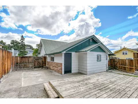 Exterior - 501 NW 7th St, Pendleton, OR 97801 photo 6 of 9