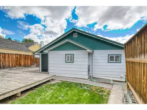 Exterior - 501 NW 7th St, Pendleton, OR 97801 photo 3 of 9