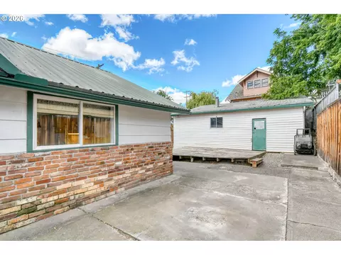 Exterior - 501 NW 7th St, Pendleton, OR 97801 photo 7 of 9