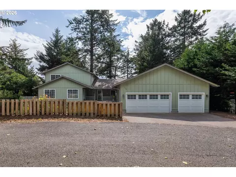 216 NE 56th St, Newport, OR 97365