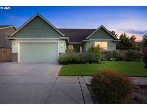 912 Howard Ave, Eugene, OR 97404