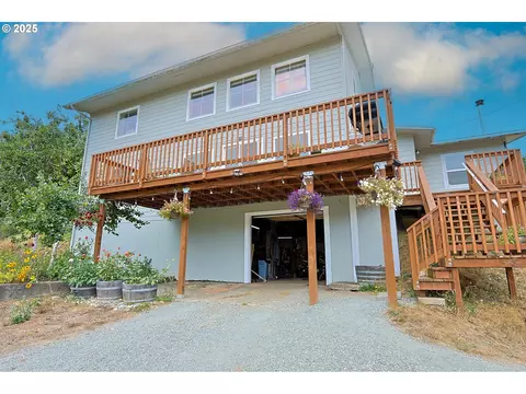 58894 Old Railroad Grade Rd, Coquille, OR 97423