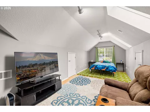 Bedroom - 215 E Hereford St, Gladstone, OR 97027 photo 7 of 7