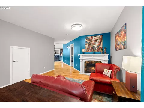 Living - 215 E Hereford St, Gladstone, OR 97027 photo 2 of 7