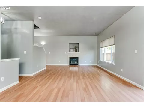 Living - 3641 Kendra St, Eugene, OR 97404 photo 2 of 8