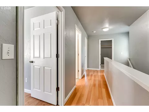 Entry Way - 3641 Kendra St, Eugene, OR 97404 photo 5 of 6