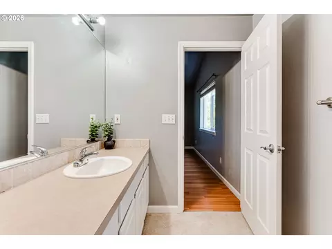 Bath - 3641 Kendra St, Eugene, OR 97404 photo 4 of 5