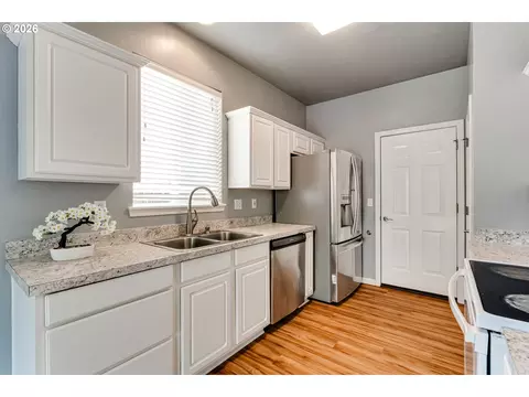 Kitchen - 3641 Kendra St, Eugene, OR 97404 photo 1 of 4
