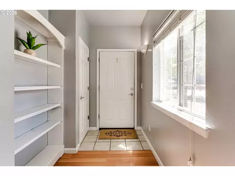 Entry Way - 3641 Kendra St, Eugene, OR 97404 photo 1 of 6
