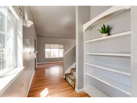Entry Way - 3641 Kendra St, Eugene, OR 97404 photo 2 of 6