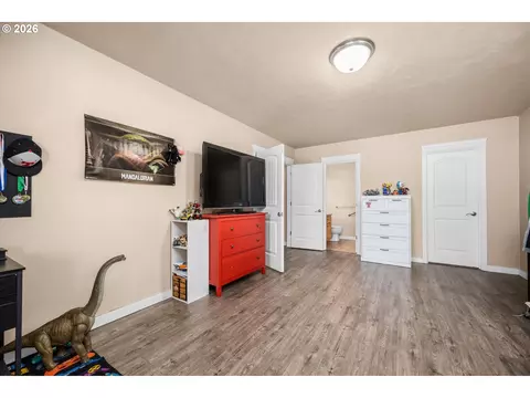 Bedroom - 277 S 67th Ct, Springfield, OR 97478 photo 9 of 9