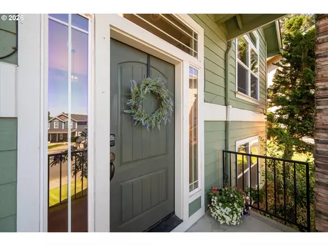 Entry Way - 277 S 67th Ct, Springfield, OR 97478 photo 1 of 2