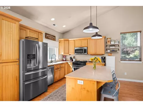Kitchen - 277 S 67th Ct, Springfield, OR 97478 photo 1 of 3