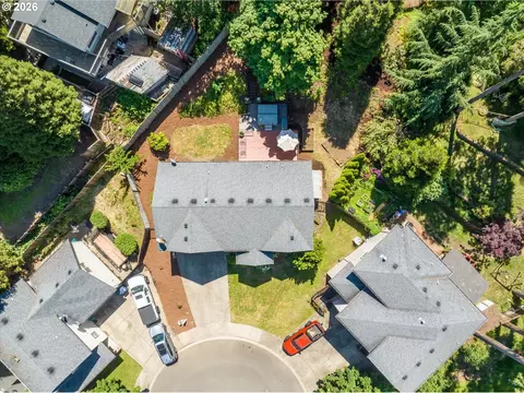 View/Area - 277 S 67th Ct, Springfield, OR 97478 photo 2 of 5