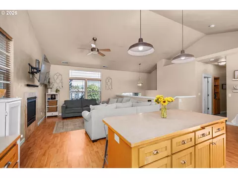 Other - 277 S 67th Ct, Springfield, OR 97478 photo 2 of 4