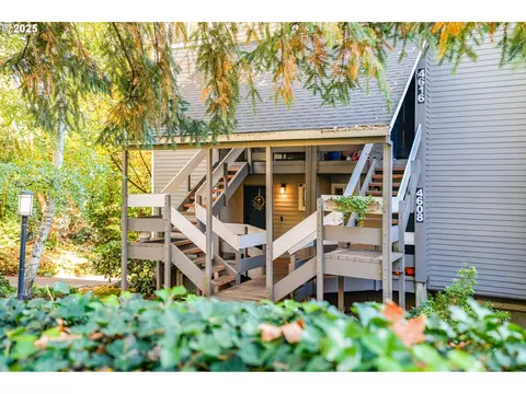 4610 Lower Dr, Lake Oswego, OR 97035