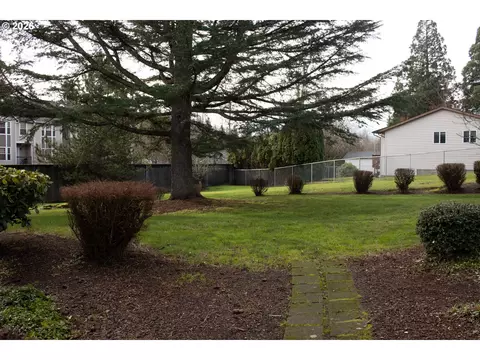 Exterior - 159 SW Florence Ave #L64, Gresham, OR 97080 photo 5 of 6