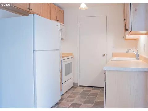Kitchen - 159 SW Florence Ave #L64, Gresham, OR 97080 photo 1 of 1