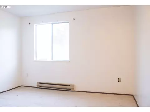 Bedroom - 159 SW Florence Ave #L64, Gresham, OR 97080 photo 3 of 3