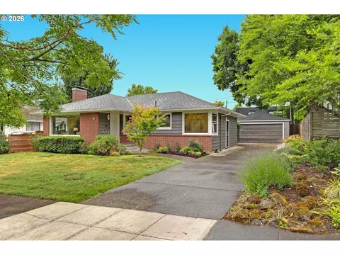 329 SE 50th Ave, Portland, OR 97215