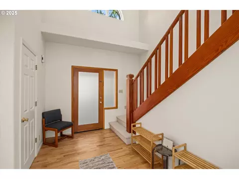 Entry Way - 820 Park Ter, Eugene, OR 97404 photo 1 of 2