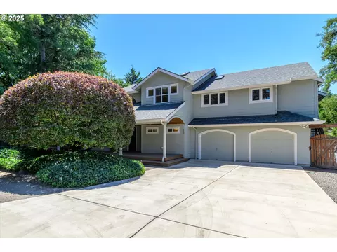 Exterior - 820 Park Ter, Eugene, OR 97404 photo 9 of 9