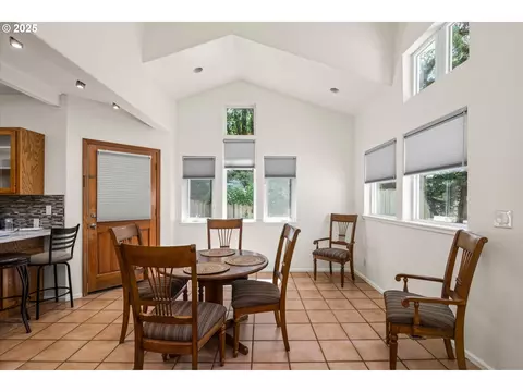 Dining - 820 Park Ter, Eugene, OR 97404 photo 1 of 3