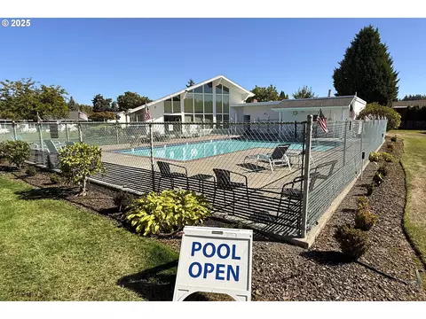 Exterior - 579 NE Fleming Ave #C-41, Gresham, OR 97030 photo 9 of 10