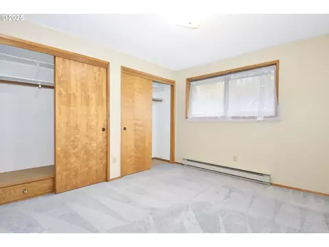 Bedroom - 579 NE Fleming Ave #C-41, Gresham, OR 97030 photo 5 of 6
