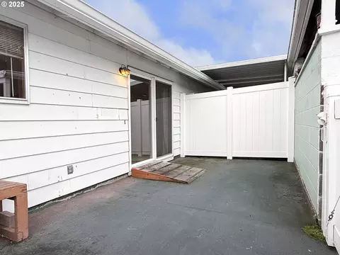 Exterior - 579 NE Fleming Ave #C-41, Gresham, OR 97030 photo 1 of 10