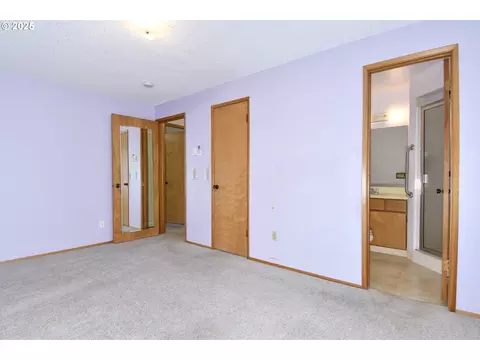 Bedroom - 579 NE Fleming Ave #C-41, Gresham, OR 97030 photo 2 of 6