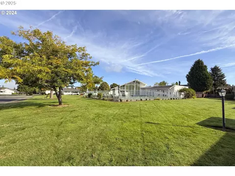 Exterior - 579 NE Fleming Ave #C-41, Gresham, OR 97030 photo 8 of 10