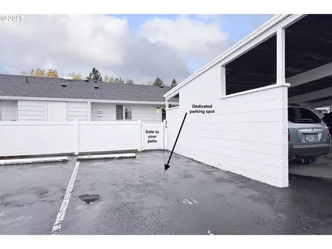 Exterior - 579 NE Fleming Ave #C-41, Gresham, OR 97030 photo 4 of 10
