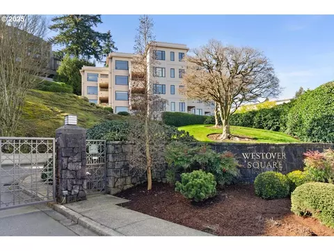 756 NW Westover Sq, Portland, OR 97210