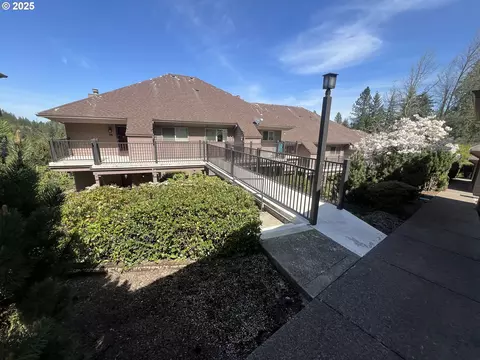 55 Rockridge Dr #55, Eugene, OR 97405