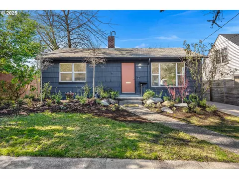715 SE 62nd Ave, Portland, OR 97215