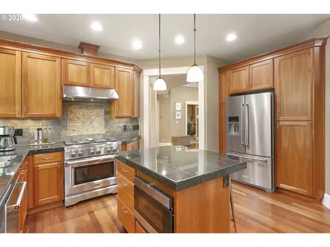 Kitchen - 4616 SE Honors Pl, Gresham, OR 97080 photo 1 of 2