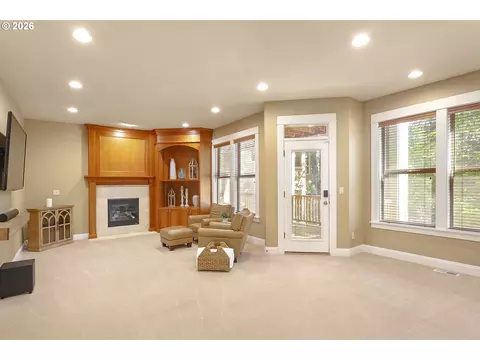 Living - 4616 SE Honors Pl, Gresham, OR 97080 photo 3 of 4