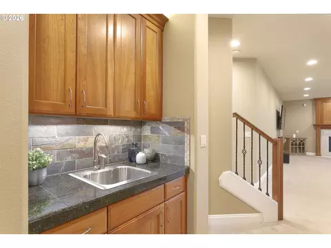 Kitchen - 4616 SE Honors Pl, Gresham, OR 97080 photo 2 of 2
