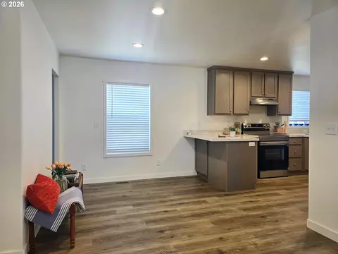 5286 Maple St, Florence, OR 97439 photo 7