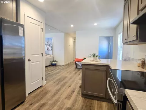 5286 Maple St, Florence, OR 97439 photo 6
