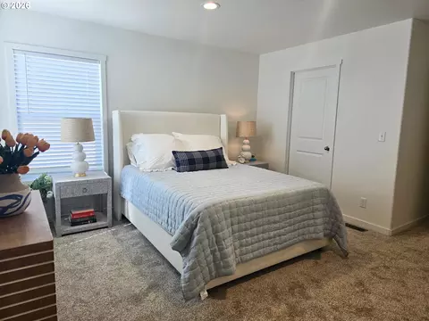 5286 Maple St, Florence, OR 97439 photo 9