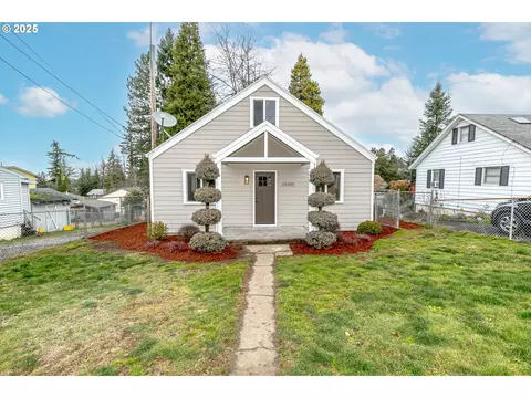 39395 Pleasant St, Sandy, OR 97055
