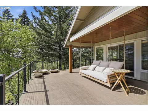 Exterior - 4011 SE Crown Rd, Camas, WA 98607 photo 5 of 10