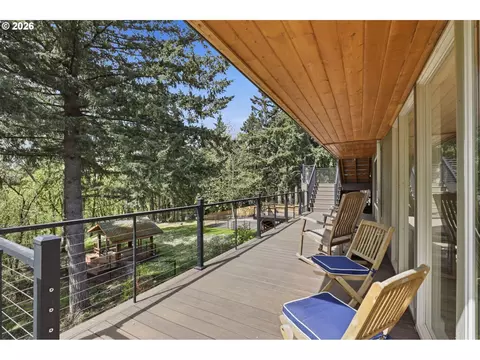 Exterior - 4011 SE Crown Rd, Camas, WA 98607 photo 4 of 10