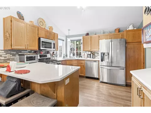 Kitchen - 1415 Gilham Rd, Eugene, OR 97401 photo 1 of 4