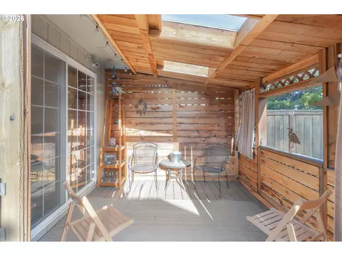Exterior - 1415 Gilham Rd, Eugene, OR 97401 photo 11 of 11