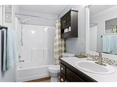Bath - 1415 Gilham Rd, Eugene, OR 97401 photo 2 of 2